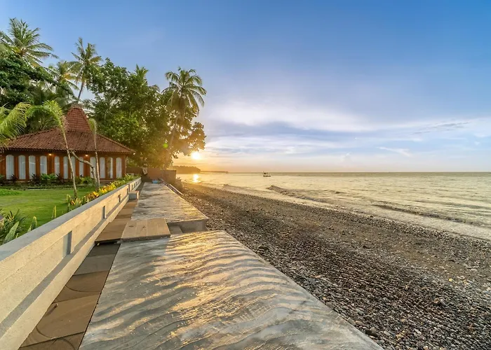 Dani - Beachfront In