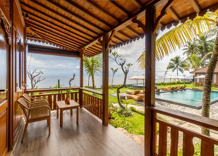 Dani - Beachfront In